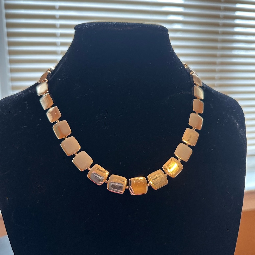White House Black Market chain necklace
